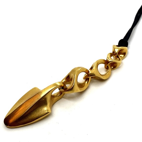 Robert Lee Morris Museum & Gallery of Collectables Graduated Alpha Chain Pendant - Picture 2 of 4